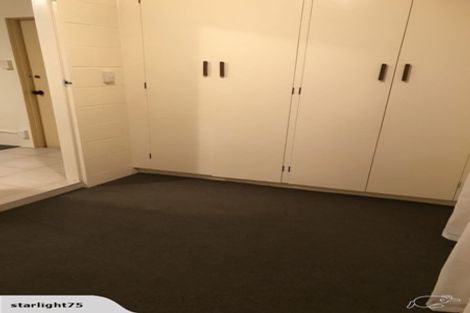 Photo of property in 30 Tupaki Place, Pakuranga Heights, Auckland, 2010