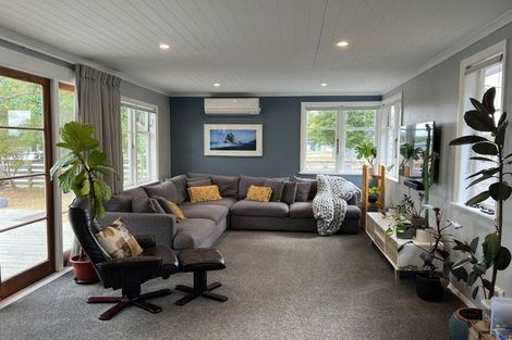 Photo of property in 6 Princess Street, Martinborough, 5711