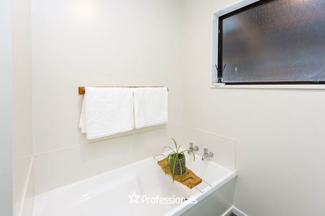 Photo of property in 5 Tulsa Grove, Totara Park, Upper Hutt, 5018