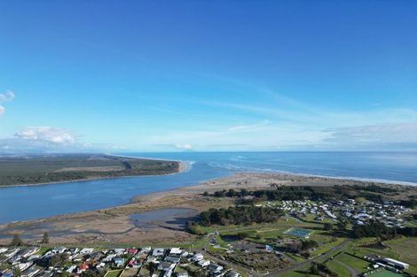 Photo of property in 24 Hall Place, Foxton Beach, Foxton, 4815