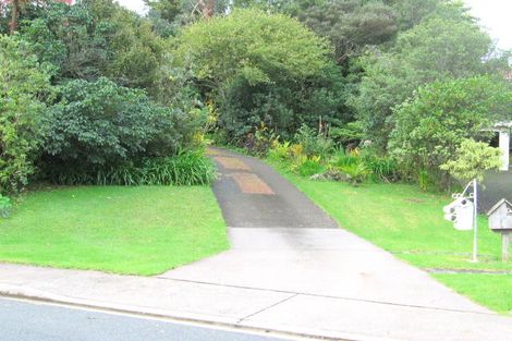 Photo of property in 27 Pohutukawa Avenue, Red Beach, 0932