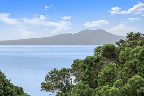 Photo of property in Ocean Breeze Apts, 19107/87 Clyde Road, Browns Bay, Auckland, 0630