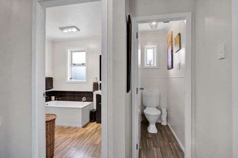 Photo of property in 1 Nikau Street, Inglewood, 4330