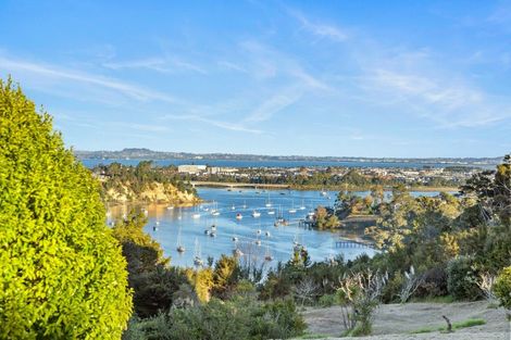Photo of property in 1 Buckleys Track, Paremoremo, Auckland, 0632