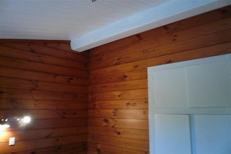 Photo of property in 2/23a Gladstone Road, Northcote, Auckland, 0627