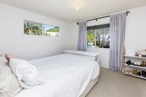 Photo of property in 11 Beryl Grove, Birchville, Upper Hutt, 5018