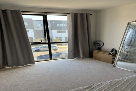 Photo of property in 22 Treeline Lane, Flat Bush, Auckland, 2019