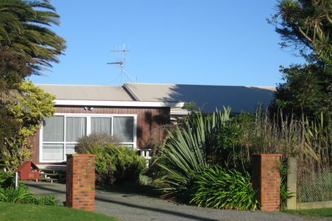 Photo of property in 16 Donovan Road, Paraparaumu Beach, Paraparaumu, 5032