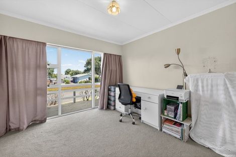 Photo of property in 1 Colonial Place, Kelvin Grove, Palmerston North, 4414