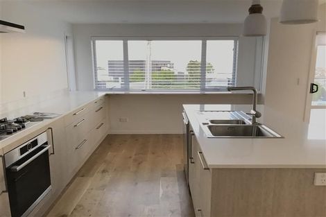 Photo of property in 1/50 Seaview Road, Castor Bay, Auckland, 0620