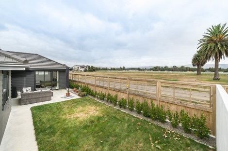 Photo of property in 5 Grand Oaks Drive, Awapuni, Palmerston North, 4412