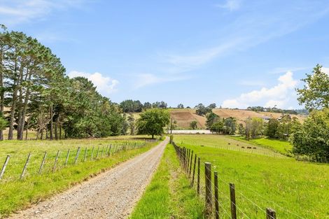 Photo of property in 65 Annett Road, Kumeu, 0891