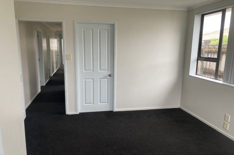 Photo of property in 10 Waldos Way, Mangere, Auckland, 2022