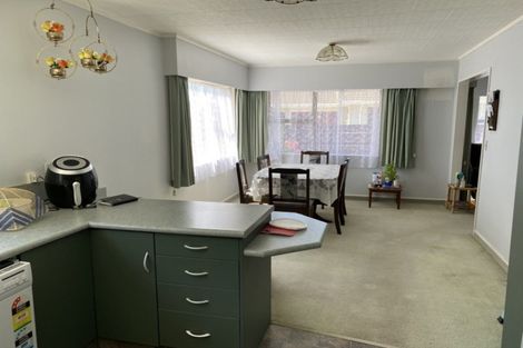 Photo of property in 16 Matai Place, Hawera, 4610