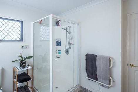 Photo of property in 4 Lorna Irene Drive, Raumati South, Paraparaumu, 5032