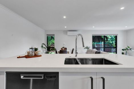 Photo of property in 10a Winstone Place, Highlands Park, New Plymouth, 4312