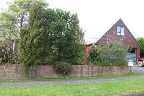 Photo of property in 24 Springdale Grove, Fitzherbert, Palmerston North, 4410