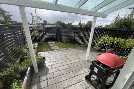 Photo of property in 325 Glengarry Road, Glen Eden, Auckland, 0602