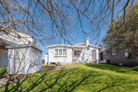 Photo of property in 43 Pitau Road, Mount Maunganui, 3116