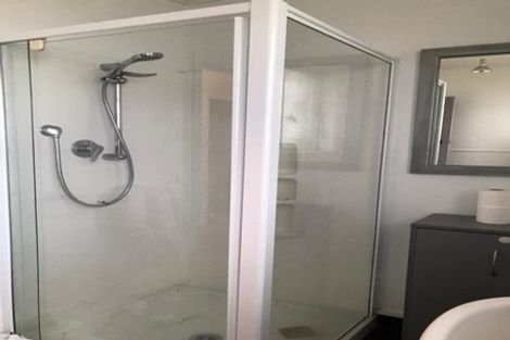 Photo of property in 40 Arimu Road, Papakura, 2110