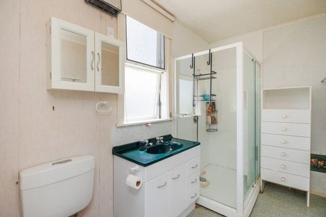 Photo of property in 30 Ngahina Street, Marton, 4710