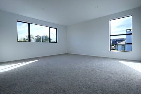 Photo of property in 84 Station Road, Kumeu, 0891