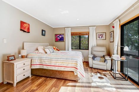 Photo of property in 59 Unsworth Drive, Unsworth Heights, Auckland, 0632