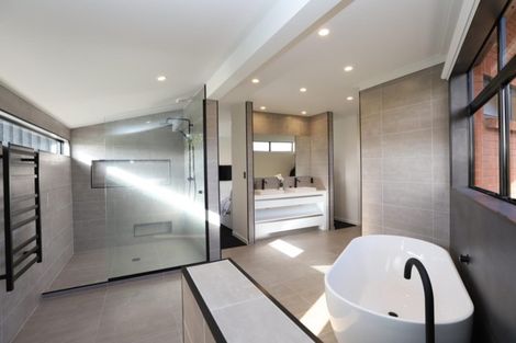 Photo of property in 74 Wallace Road, Temple View, Hamilton, 3289