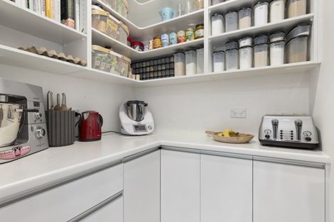 Photo of property in 14 Stockyard Crescent, Pukekohe, 2120