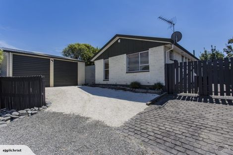 Photo of property in 8 Ensors Place, Waikuku Beach, 7402