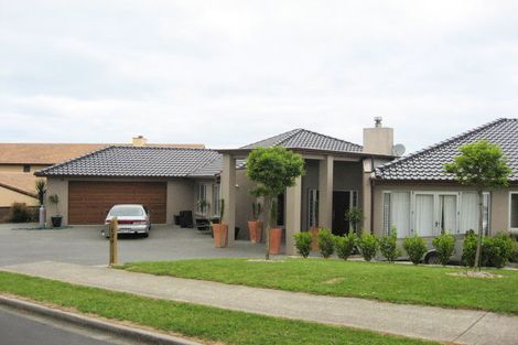 Photo of property in 139 Roberts Road, Matakatia, Whangaparaoa, 0930