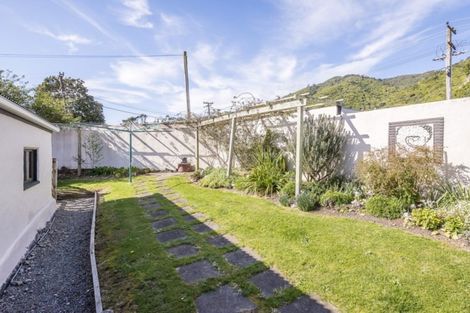 Photo of property in 14 Winara Avenue, Waikanae, 5036