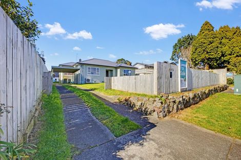 Photo of property in 403 Carrington Street, Upper Vogeltown, New Plymouth, 4310