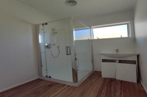Photo of property in 2/19 Capilano Place, Glenfield, Auckland, 0629