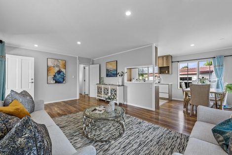 Photo of property in 12 Nedlands Place, Burswood, Auckland, 2013