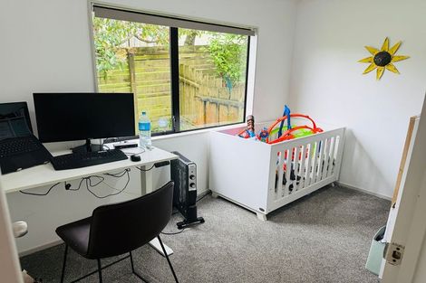 Photo of property in 3/198 Don Buck Road, Massey, Auckland, 0614