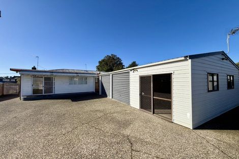 Photo of property in 15 Fields Road, Manurewa, Auckland, 2102