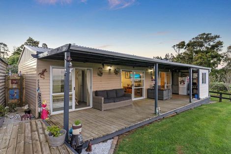 Photo of property in 96 Westhead Road, Pollok, Waiuku, 2683