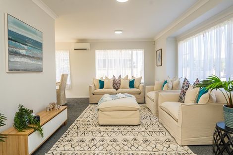 Photo of property in 5 Greta Banks Place, Wattle Downs, Auckland, 2103