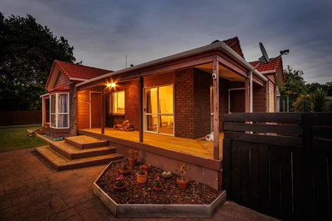 Photo of property in 21 Dalfield Place, Highbury, Palmerston North, 4412