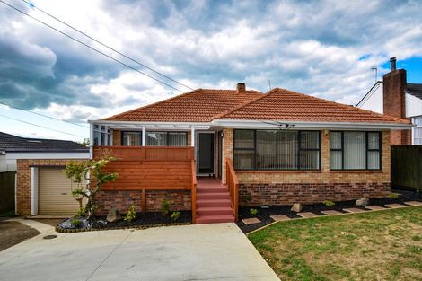 Photo of property in 672 Pakuranga Road, Howick, Auckland, 2010
