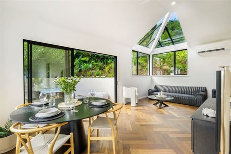 Photo of property in 10 Zita Avenue, Matakatia, Whangaparaoa, 0930