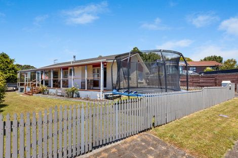 Photo of property in 15 Virginia Place, Whalers Gate, New Plymouth, 4310