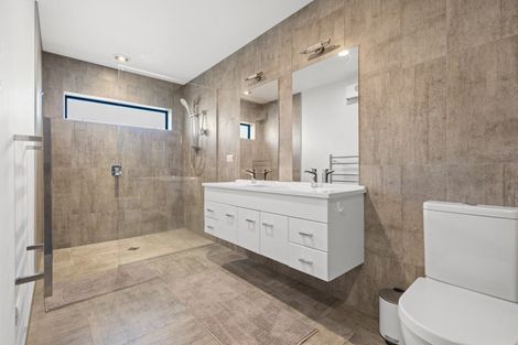 Photo of property in 16 Stace Hopper Drive, One Tree Point, 0118