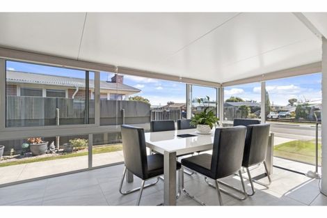 Photo of property in 9 Camelia Place, Islington, Christchurch, 8042