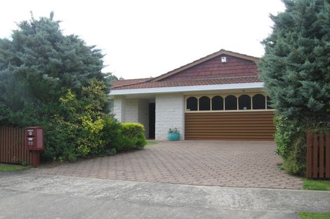 Photo of property in 22 Springdale Grove, Fitzherbert, Palmerston North, 4410