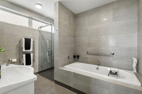 Photo of property in 49 King Edward Parade, Devonport, Auckland, 0624