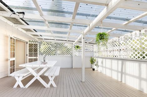 Photo of property in 2 Regatta Road, Torbay, Auckland, 0630