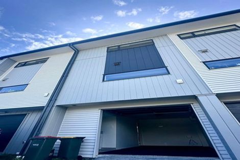 Photo of property in 8/26 Buscomb Avenue, Henderson, Auckland, 0610