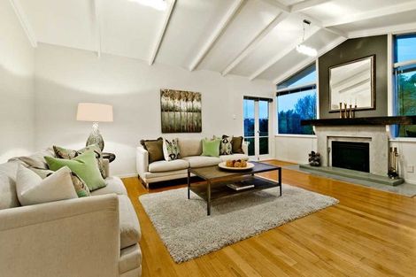 Photo of property in 456 Beach Road, Murrays Bay, Auckland, 0630